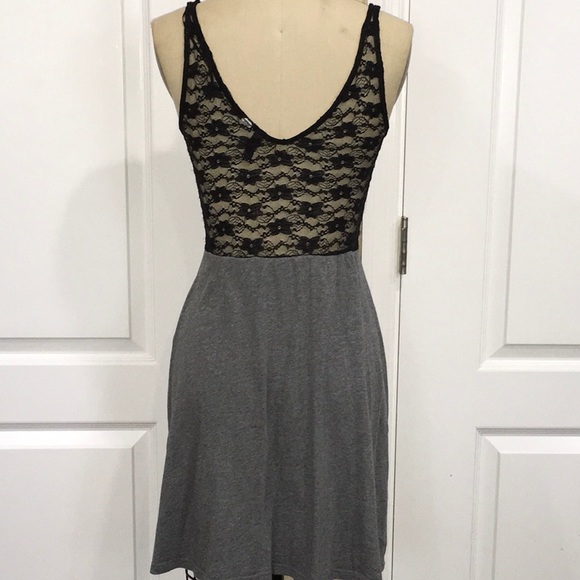 SEXY Lace back Dress - Picture 3 of 7